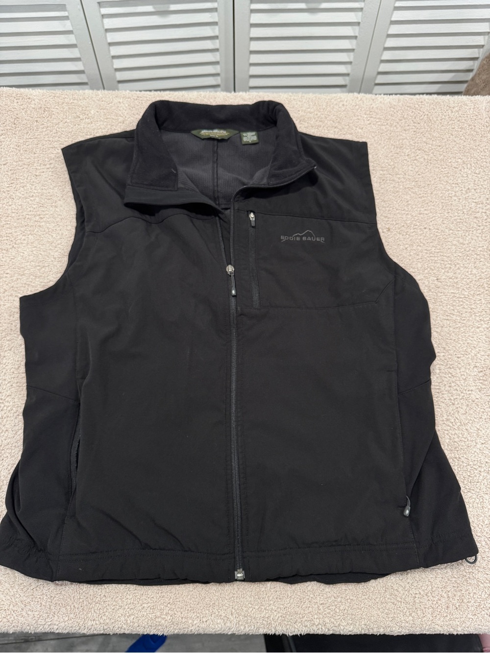 Eddie Bauer Men’s Black Softshell Fleece‑Lined Zip Vest – Size L – Canada Made